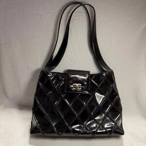 CHANEL Patent Vintage Quilted Bag